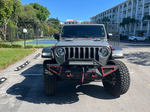Used 2021 Jeep Gladiator Rubicon image 2