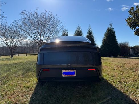 Used 2026 Tesla Model Y Long Range image 11