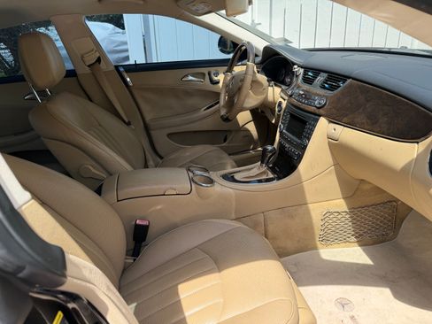 Used 2007 Mercedes-Benz CLS 550 image 8