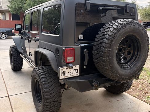 Used 2012 Jeep Wrangler Unlimited Sport AWD/4WD image 4