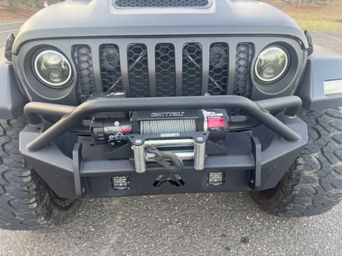 Used 2020 Jeep Gladiator Sport w/ Quick Order Package 24S AWD/4WD image 11