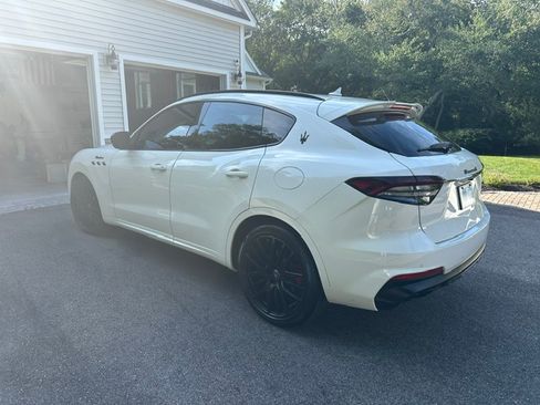 Used 2022 Maserati Levante Modena AWD/4WD image 8