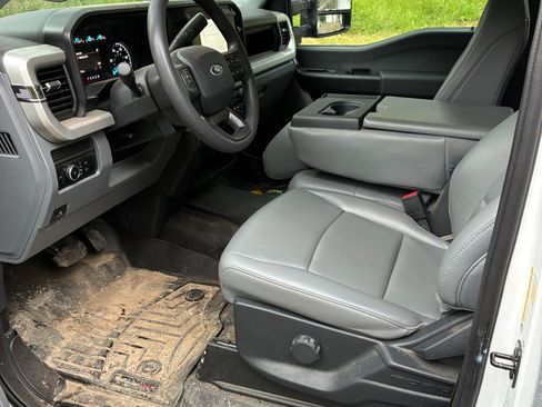 Used 2025 Ford F350 XL AWD/4WD image 9
