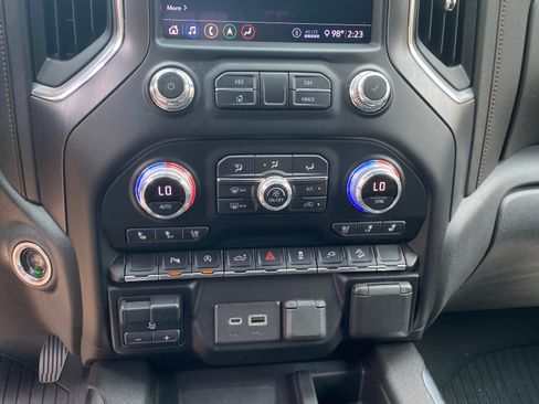 Used 2020 GMC Sierra 1500 AT4 w/ AT4 Premium Package AWD/4WD image 17