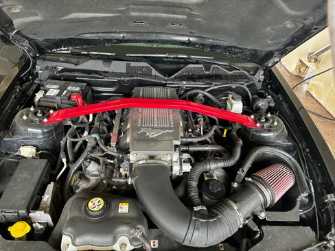 Used 2010 Ford Mustang GT Premium image 8