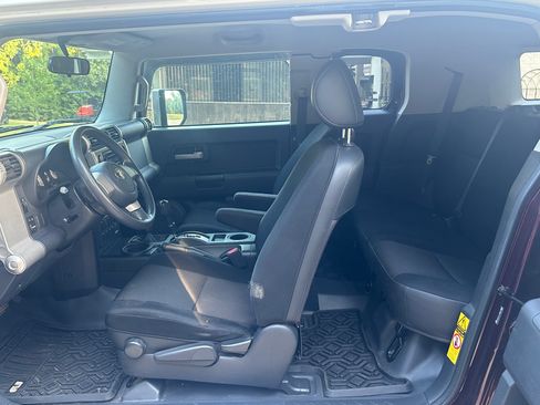 Used 2007 Toyota FJ Cruiser 4WD w/ Convenience Pkg image 8