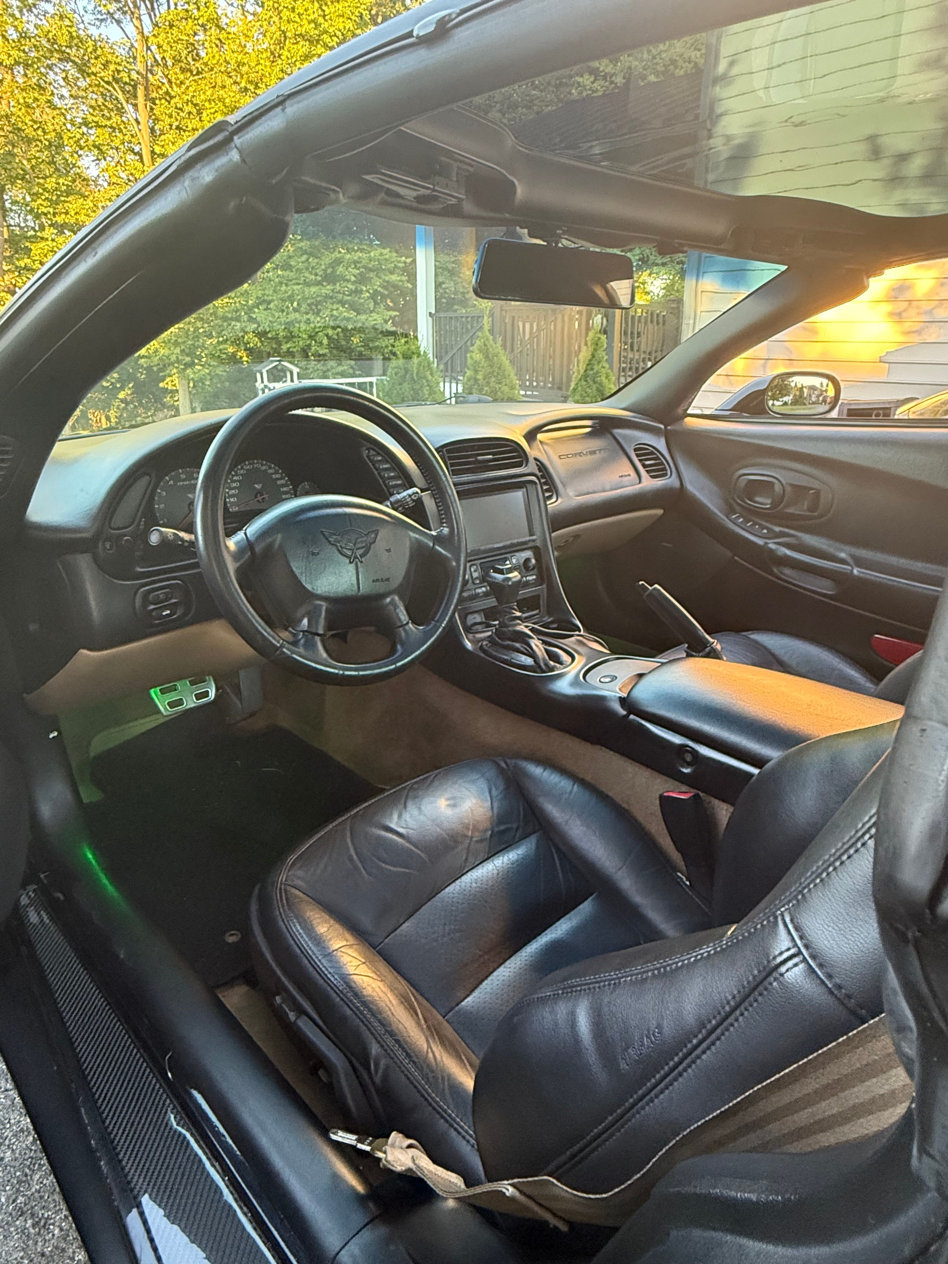 Used 1998 Chevrolet Corvette Coupe w/ Roof Pkg RWD image 8