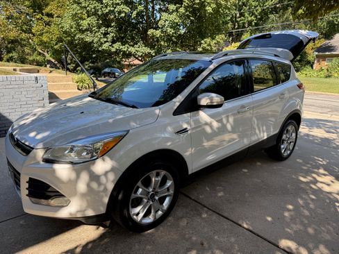 Used 2014 Ford Escape Titanium image 9