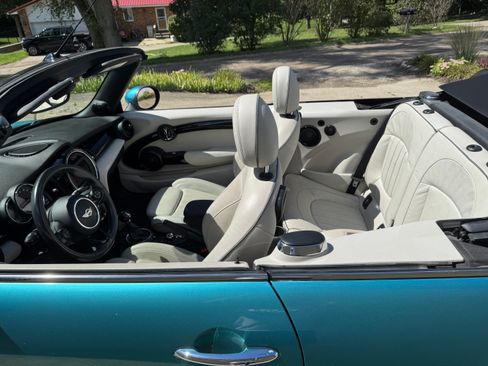 Used 2016 MINI Cooper Convertible FWD image 12