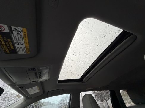 Used 2018 Toyota Highlander XLE image 25