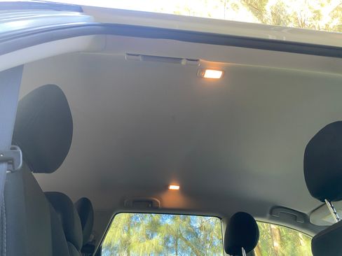 Used 2019 Nissan Pathfinder S image 23