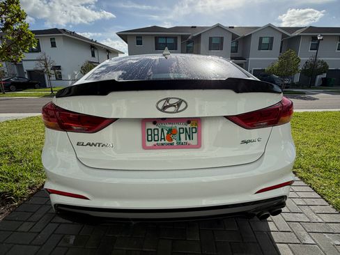 Used 2018 Hyundai Elantra Sport image 11