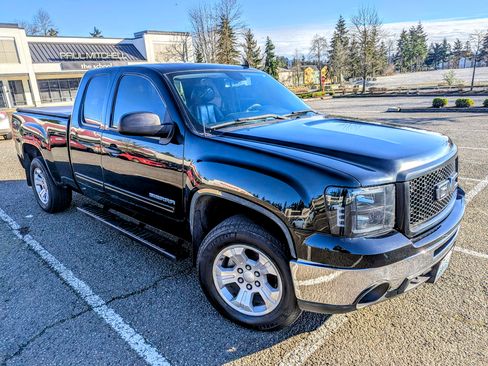 Used 2013 GMC Sierra 1500 SLE w/ Power Tech Package image 1