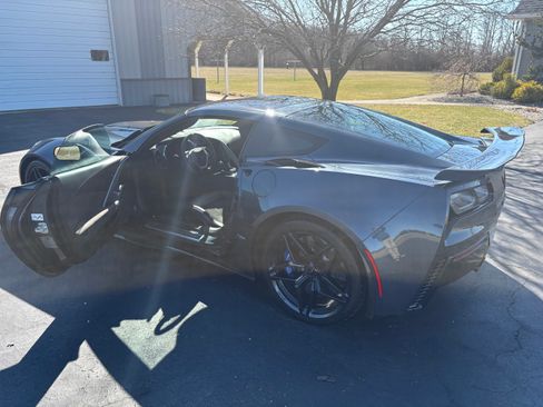 Used 2019 Chevrolet Corvette ZR1 RWD image 4