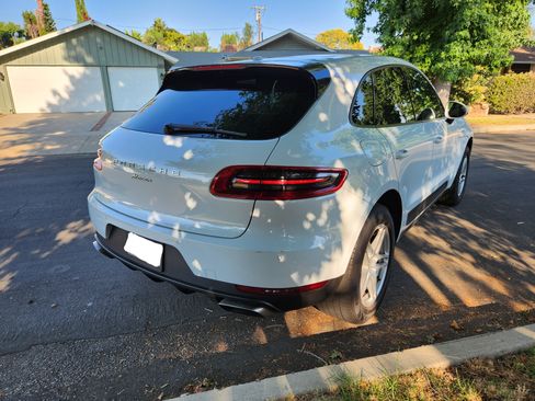 Used 2018 Porsche Macan Sport Edition image 19