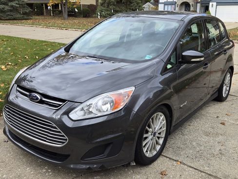 Used 2016 Ford C-MAX SE w/ Equipment Group 201A image 1