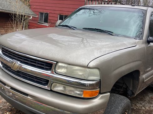 Used 2002 Chevrolet Tahoe LT image 1