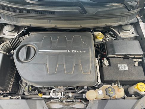 Used 2019 Jeep Cherokee Latitude Plus w/ Cold Weather Group FWD image 28