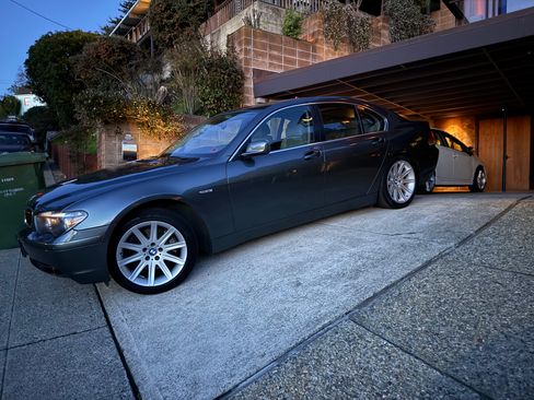 Used 2002 BMW 745i RWD image 1
