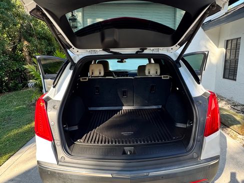 Used 2017 Cadillac XT5 Sport Utility 4D w/ LPO, Wheel Lock Package image 20