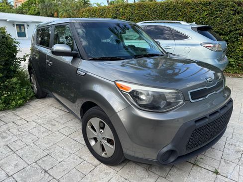 Used 2016 Kia Soul image 2