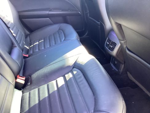 Used 2017 Ford Fusion SE w/ Fusion SE Technology Package image 5