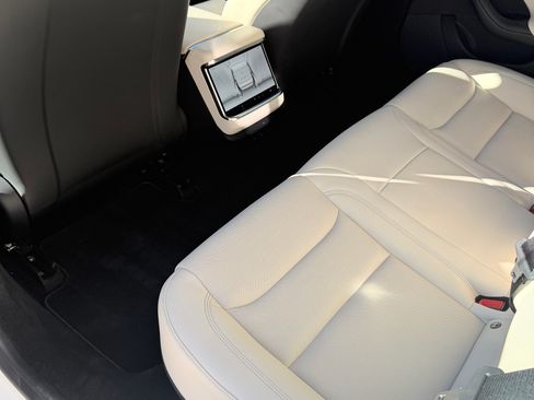 Used 2023 Tesla Model S Standard Range image 5