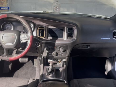 Used 2019 Dodge Charger SXT image 8