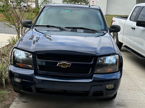 Used 2009 Chevrolet TrailBlazer LT w/ Sun And Sound Package image 6