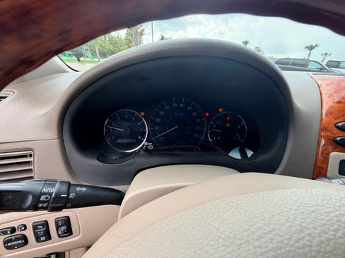 Used 2008 Toyota Sienna XLE Limited FWD image 5