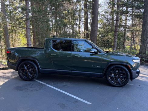 Used 2023 Rivian R1T Adventure image 8