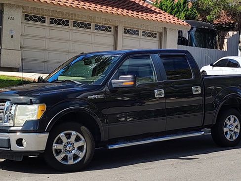 Used 2010 Ford F150 Lariat RWD image 1