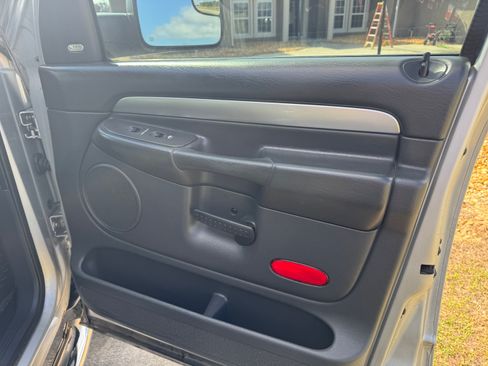 Used 2005 Dodge Ram 3500 Truck SLT image 10