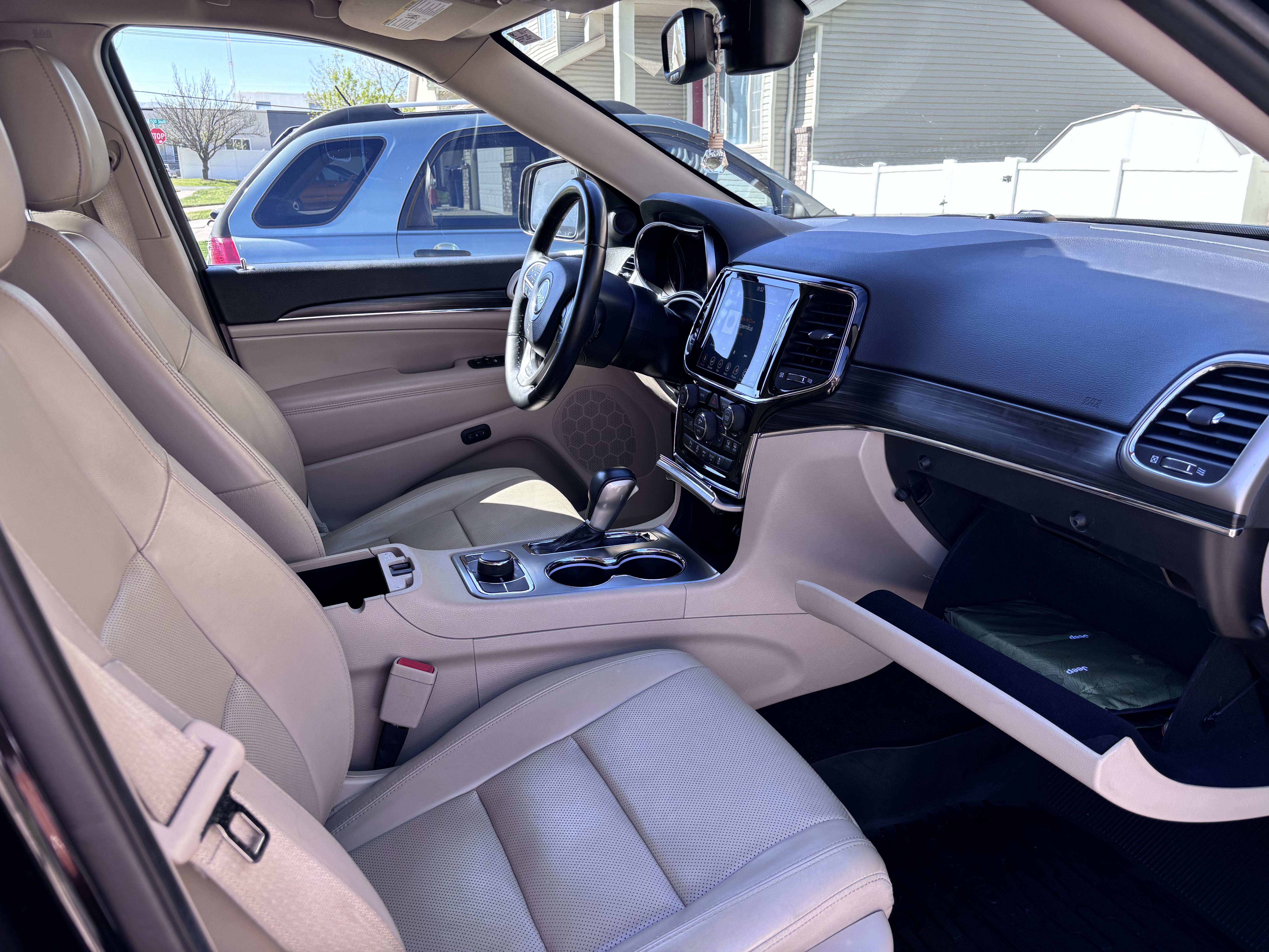 Used 2020 Jeep Grand Cherokee Limited w/ Luxury Group II AWD/4WD image 11