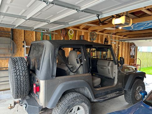 Used 2005 Jeep Wrangler Rubicon image 12