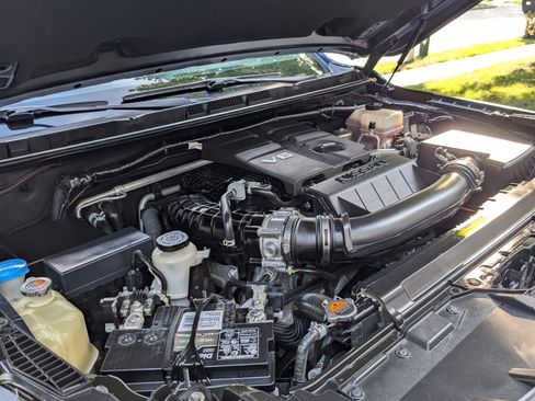 Used 2022 Nissan Frontier SV image 6