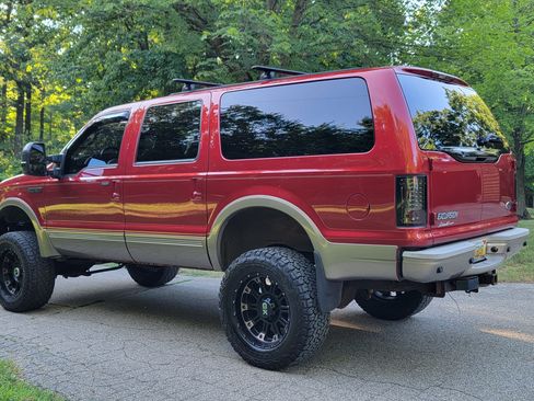 Used 2004 Ford Excursion Eddie Bauer image 2