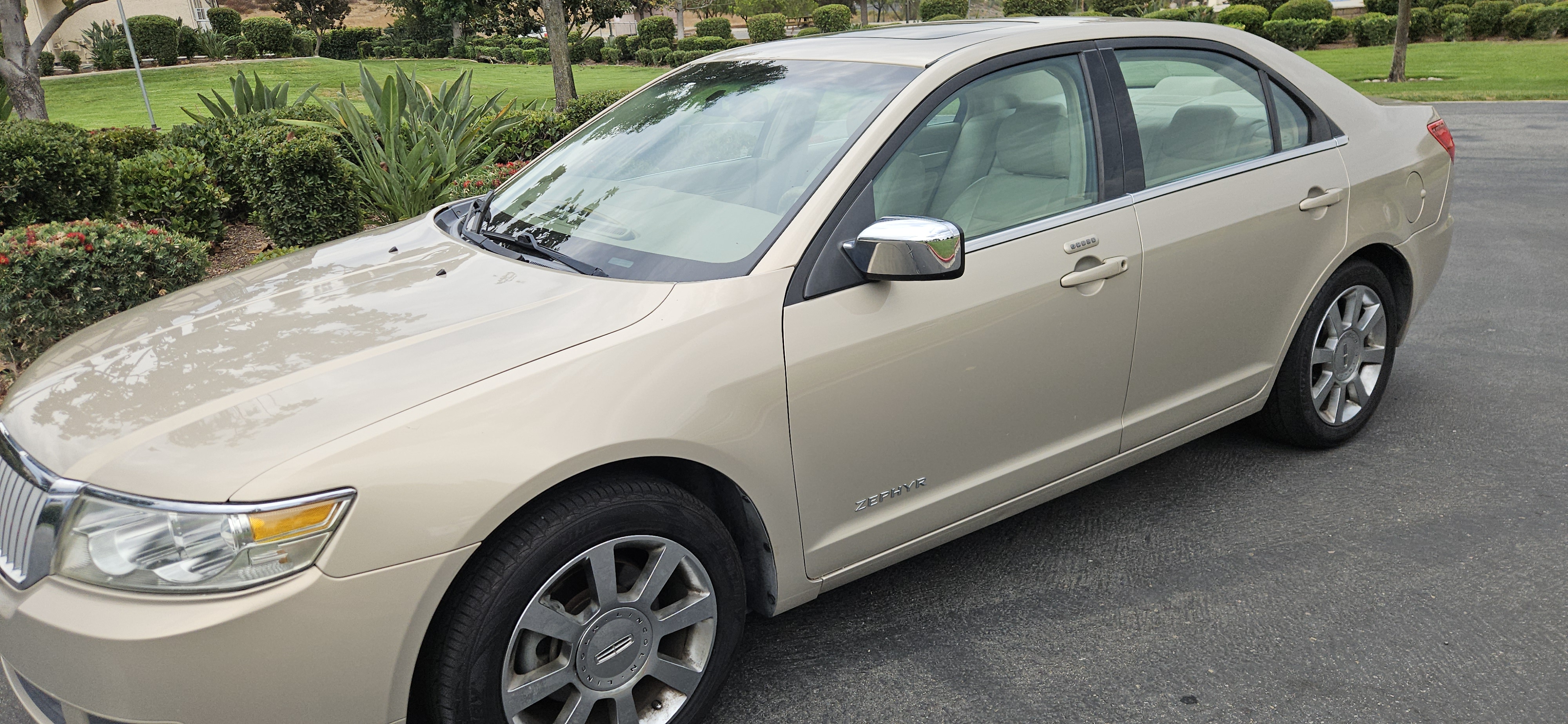 Used 2006 Lincoln Zephyr FWD image 2