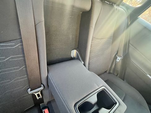 Used 2021 Toyota RAV4 SE w/ Weather & Moonroof Package image 15