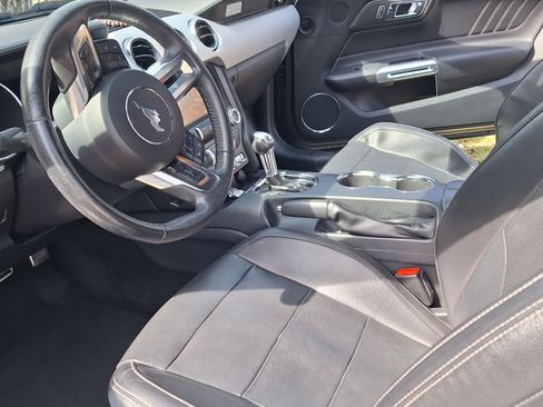 Used 2017 Ford Mustang Premium image 4