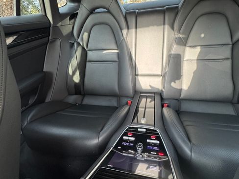 Used 2020 Porsche Panamera 4 image 12