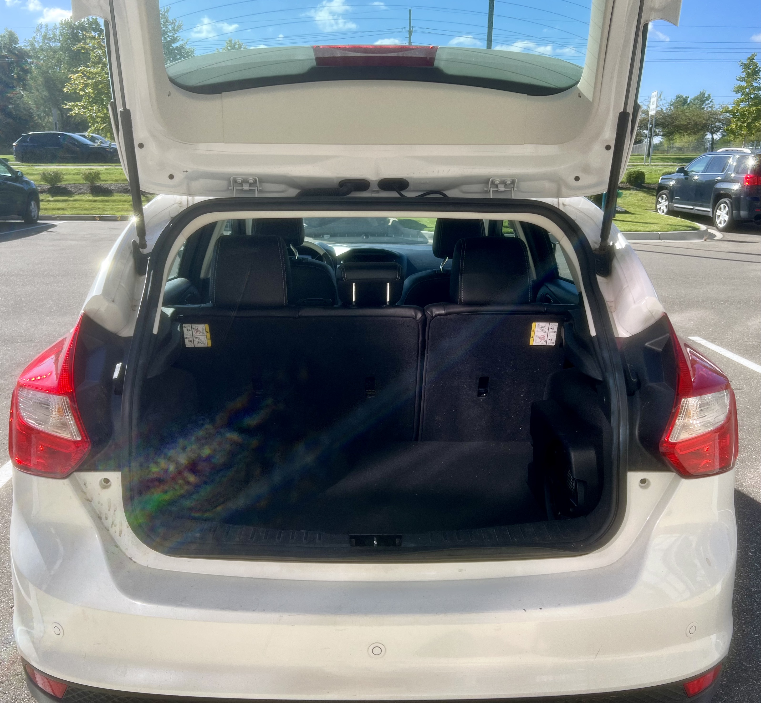 Used 2012 Ford Focus Titanium FWD image 9