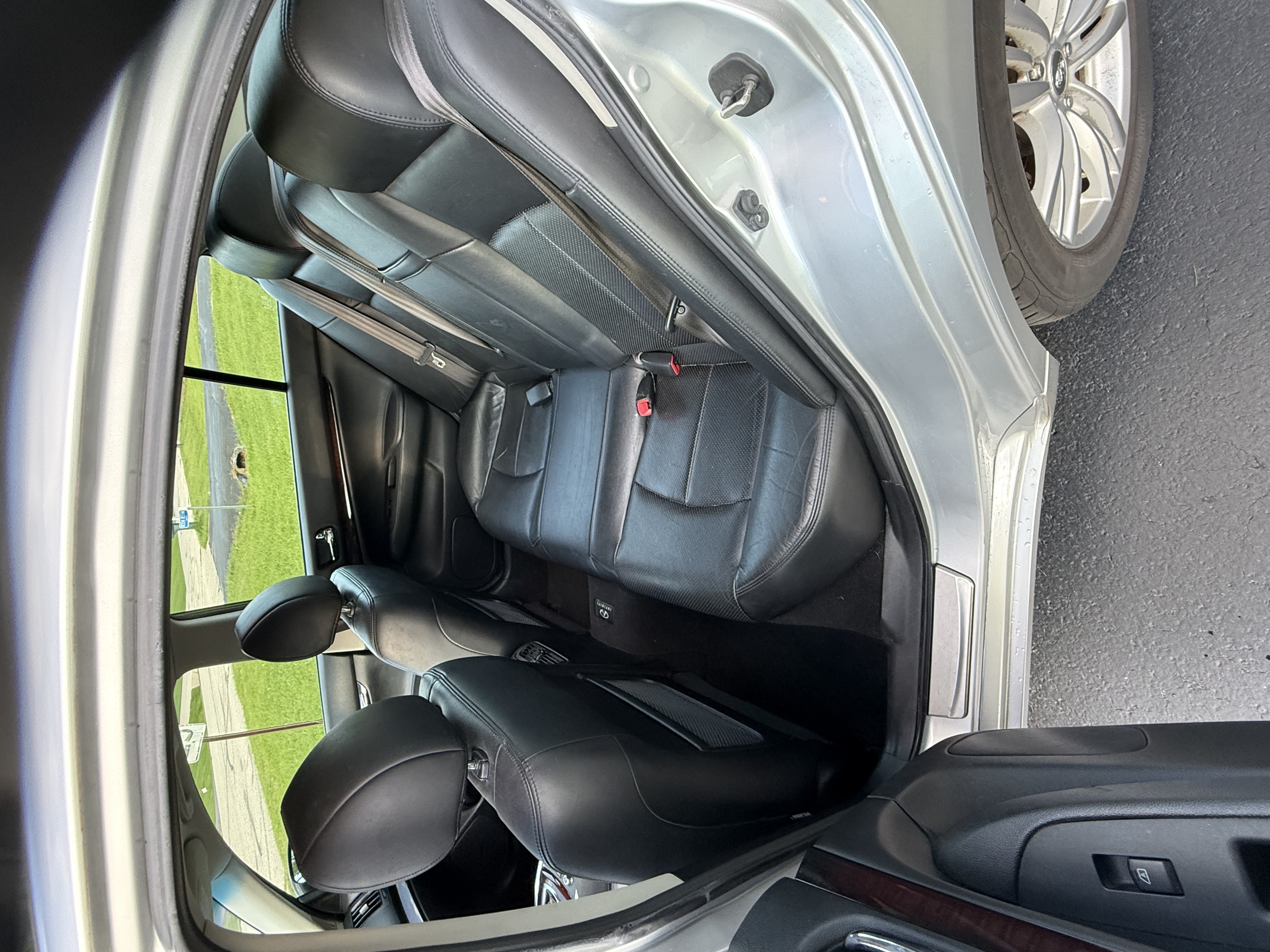 Used 2012 INFINITI G37 x Sedan w/ Premium Pkg AWD/4WD image 9