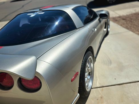 Used 1998 Chevrolet Corvette Coupe w/ Roof Pkg image 9
