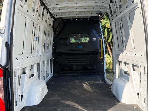Used 2022 Mercedes-Benz Sprinter 1500 image 20