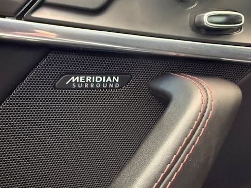 Used 2019 Jaguar F-TYPE R AWD/4WD image 20