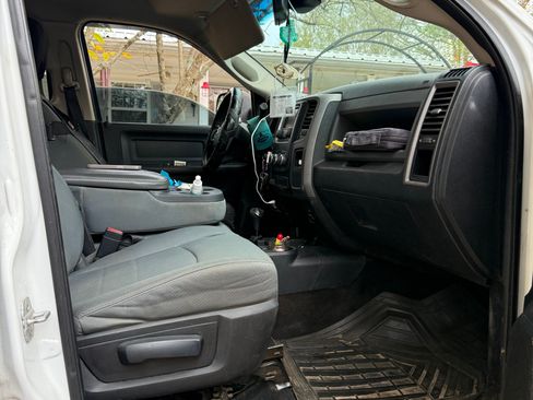 Used 2014 RAM 2500 Tradesman w/ Chrome Appearance Group image 9