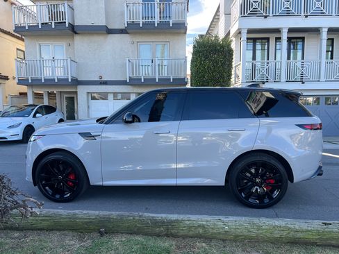 Used 2025 Land Rover Range Rover Sport Dynamic SE image 19