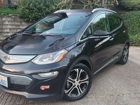 Used 2017 Chevrolet Bolt Premier w/ Driver Confidence II Package image 1