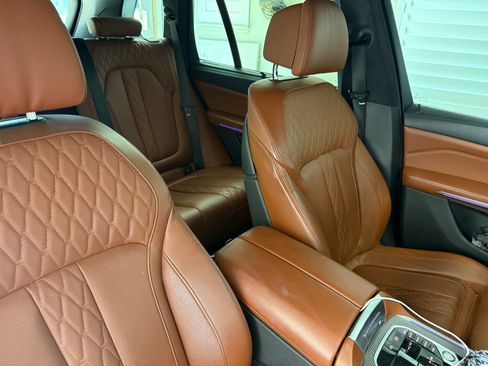 Used 2021 BMW X5 M50i w/ Executive Package image 4